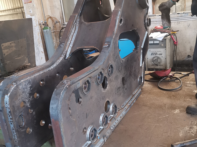 Broken Hammer Clamp Plate1